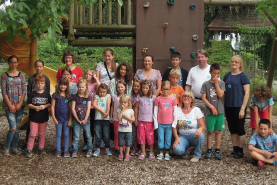 Eine muntere Gesellschaft: Die Teilnehmer an der Ferienwoche der reformierten Kirchgemeinde, der Chrischona und der Vereinigung Apostolischer Christen. (Bild: zVg.)