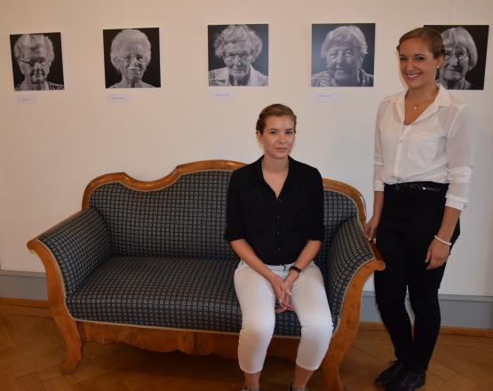 Kathrin Baumann (li.) und Anja Amann haben sich fotografisch mit dem Alter befasst