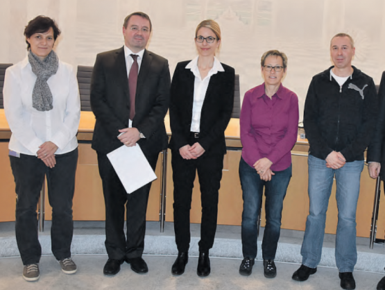 Irene Rössler (Mitte) im Kreise der neuen Kollegen und Mitarbeitenden (Bild: Te.)