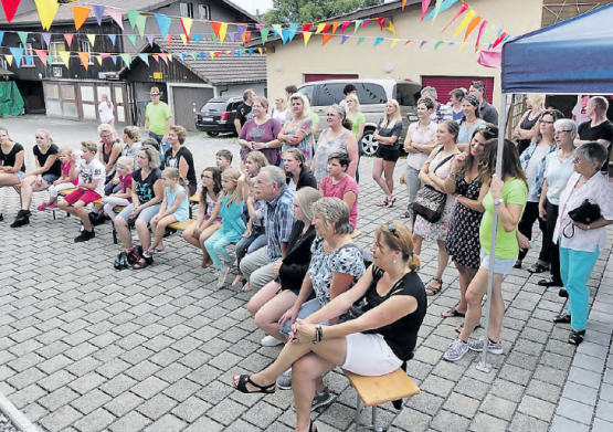 Tag der offenen Tür im Tanz- und Fitness-Träffponkt Zetzwil: Ein buntes Fest zum Mitmachen oder einfach nur Zuschauen. (Bilder: moha.)
