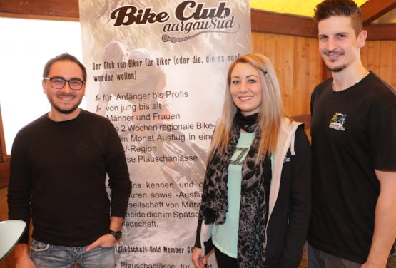 Sie bilden den Vorstand des noch zu gründenden «Bike Club aargauSüd» (v.l.): Michael Gautschi (Präsident), Sandy Merz und Jonny Bolliger. Es fehlt Simon Kausch. (Bild: Remo Conoci)