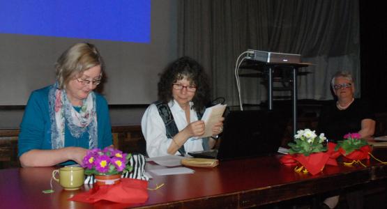 Claudia Gobetti, Jacqueline Joray und Cécile Schor am Vorstandstisch
