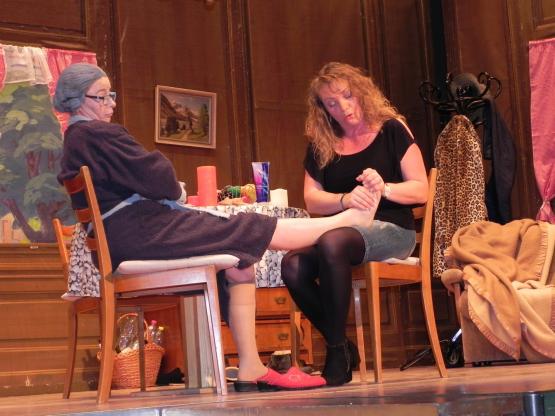 Alma kehr aus dem Altersheim zurück