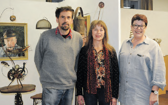 Daniel Suter, Metallobjekte; Regina Haller Suter, Bilder; und Susanna Eichenberger, Papierobjekte (Bild: el.)