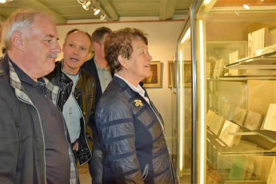 Grosses Interesse wird der neuen Jahresausstellung zum Thema "antike Ofenkacheln" entgegen gebracht