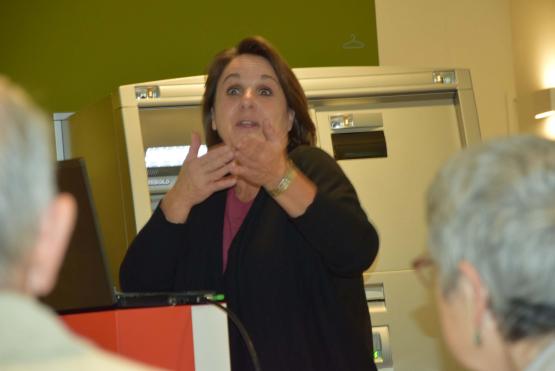 Monika Gajon erklärte den zahlreichen Zuhörern, was die Pro Senectute ist und was sie bietet