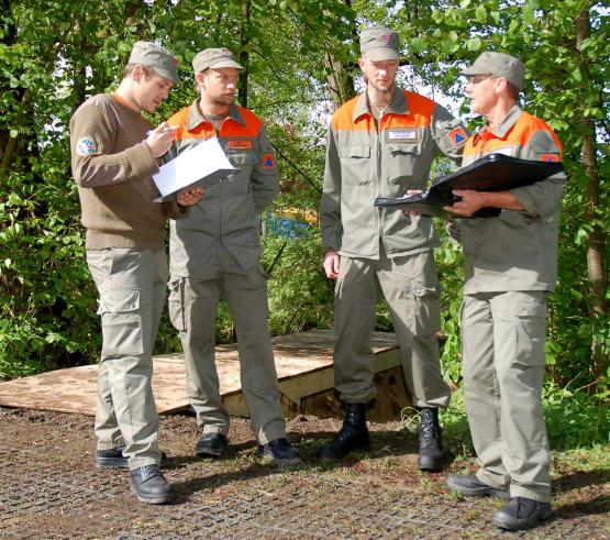 Oblt Mirco Hilfiker, Hptm Beat Willimann, Hptm Guido Brand, Major Albin Seiler (v.l.)