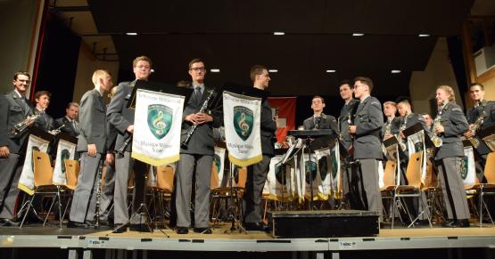 Ein flottes Korps bot in der Turnhalle Walde flotte Klänge