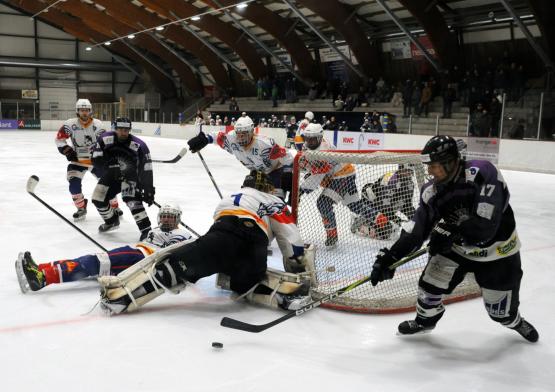 Eishockey in der Eishalle Moos Reinach (Symbolbild)