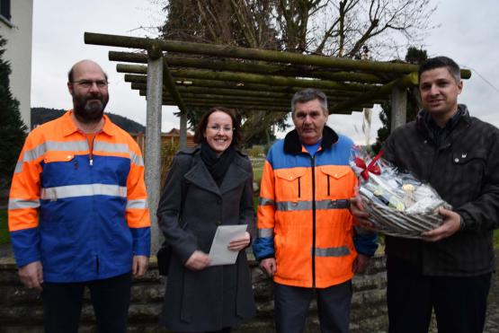 In Pension, aber nicht weg vom Fenster: Roland Lüthi, der Nachfolger, Gemeindeschreiberin Corinne Schär, der Frischpensionierte Ruedi Maurer und Gemeindeammann Andreas Urech