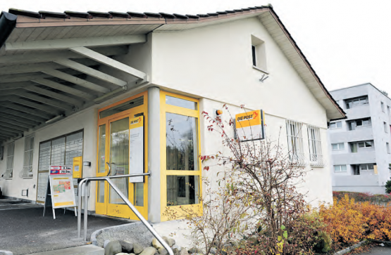 Die Alte Post in Gontenschwil: Bereits seit 2015 werden Postkunden im Volg- Laden bedient. Das «droht» auch anderen Poststellen. (Bild: rc)