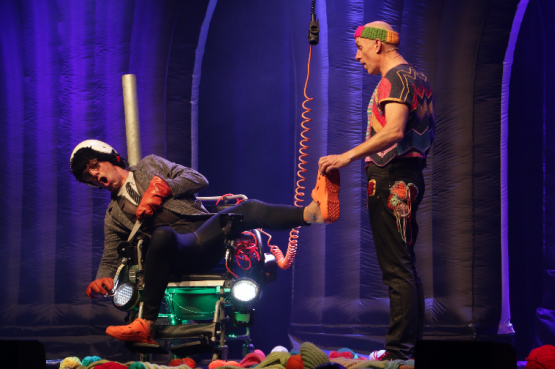 Oropax: Faden und Beigeschmack im Saalbau (Bild: Remo Conoci)