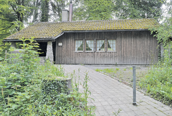 Die Zetzwiler Wuhrhütte ist nicht mehr in bestem Zustand: deshalb haben die Ortsbürger einem Antrag auf Sanierung zugestimmt. (Bild: wr)