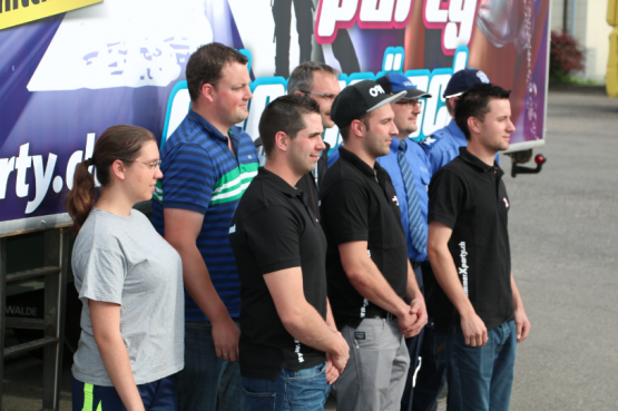 Bereit für ein Gruppenfoto: Sie machen die Summer X Party sicherer.