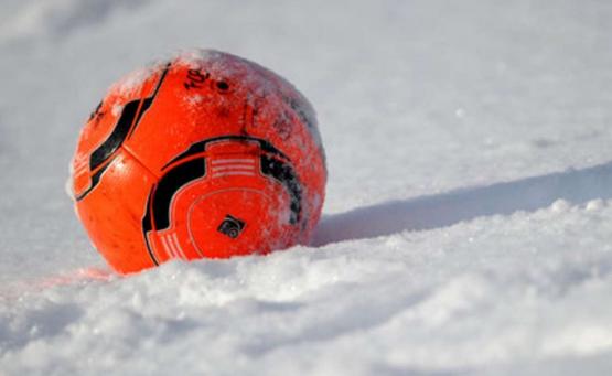 Fussball im Schnee (Symbolbild/zVg.)