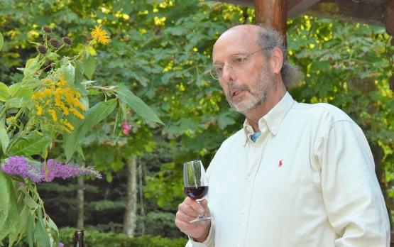 Stephan Marti führte den zahlreichen Besuchern eine unerwartete Vielfalt an Neophyten vor Augen