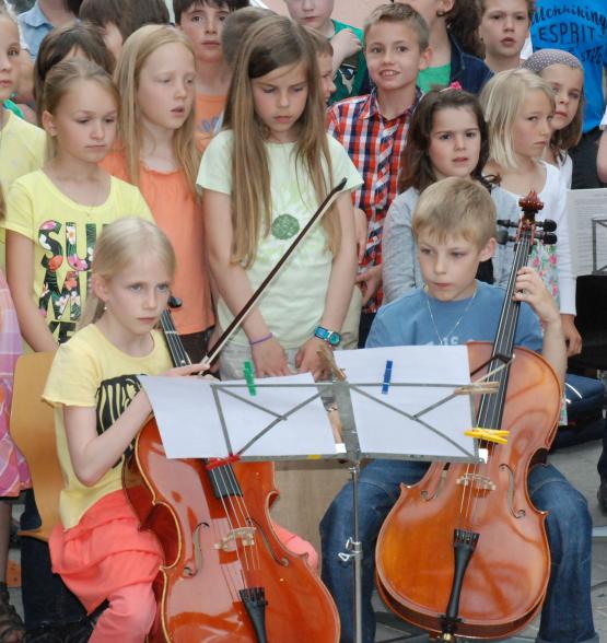 Gar nicht einfach vor so viel Leuten zu musizieren