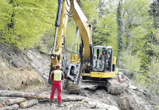 Rutschflächen in Unterkulm: Schweres Gerät kam an den drei Stellen im Gebiet Gulm zum Einsatz. (Bild: Klaus Tepper)