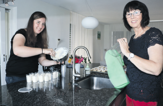 Doris Walther-Gloor (rechts) und Sarah Rölli (Bild: Remo Conoci)