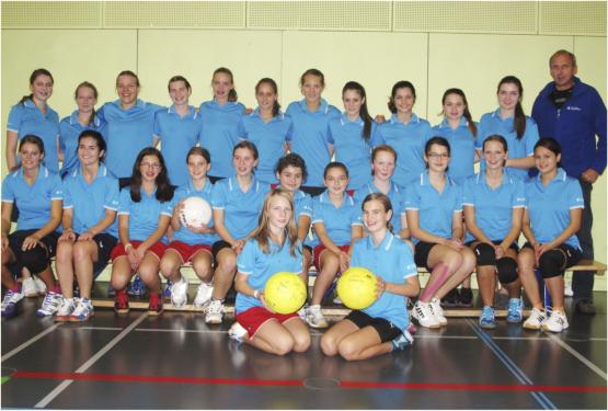 Die 24 Unterkulmer Nachwuchs-Korbballerinnen