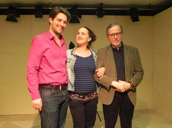 Die Schauspieler (li.) mit Klaus Merz.