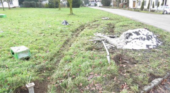 Autofahrer fährt Robidog um und flüchtet (Bild: kapo)