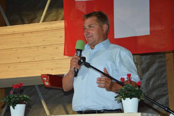 Ehrengast im Betrieb von Sylvia Flückiger war der Präsident der SVP Schweiz, Nationalrat Toni Brunner