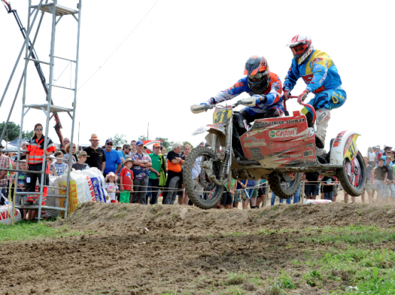 Lupenreiner Tagessieg: Der Moosleerauer David Bolliger siegte mit dem Muotathaler Meinrad Schelbert in allen vier Läufen. (Bild: Martin Sommerhalder)