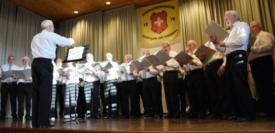 Der Seniorenchor Schöftland unter der Leitung von Peter Lüscher ist immer dabei