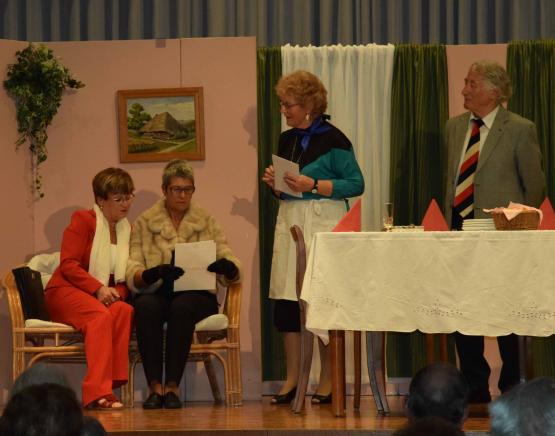 Sie entwickeln durchaus eine gewisse Professionalität, die Entfelder Theatersenioren