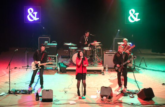 Auf der Löwensaal-Bühne: Die «Operators» präsentierten alte und neue Songs und dazu ein paar Coverversionen bekannter Songs. (Bilder: rc.)