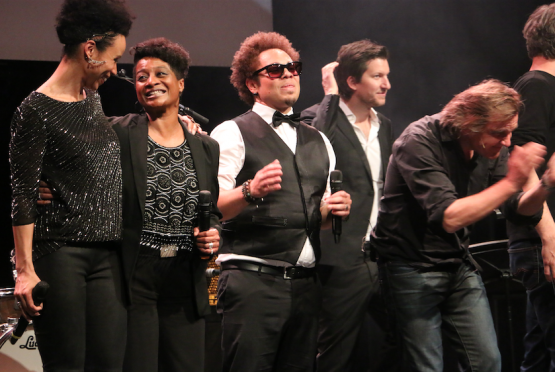 Der singende Teil der Musiker (v.l.) Nubya, Freda Goodlett und Marc Sway, berührten das Publikum mit ihren fantastischen Stimmen. (Bilder: emo Conoci)