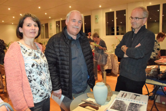Sie bekamen eine Plattform, um ihr Museum zu präsentieren: Priska Hauri das Sandsteinmuseum, Roland Frei und Kuno Matter das Wäbi-Museum. Christine Bolliger und Anna Moser fehlen auf dem Bild. (Bilder: Frieda Steffen)