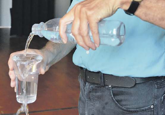 Das Glas läuft über (Bild: EP.)