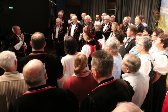 Jodler-Abend des Jodlerklubs Kölliken in der Mehrzweckhalle Schlossrued (Bilder + Video: Remo Conoci)