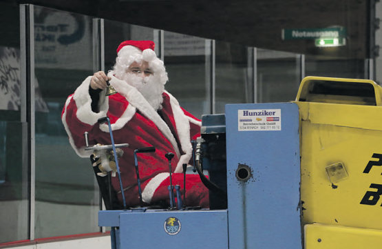 Samichlaus in der Eishalle Moos, Reinach (Bild: rc.)