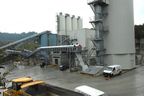 In die Tiefe gebaut und deshalb kaum sicht- und hörbar: Das Kieswerk Fischer in Staffelbach