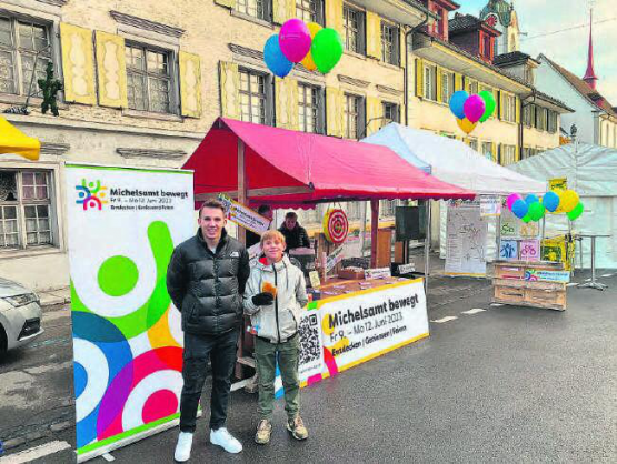 Die ersten Vorboten sind unübersehbar: Am Stand von «Michelsamt bewegt» gabs am Katharinenmarkt bereits einiges zu entdecken. (Bild: zVg.)