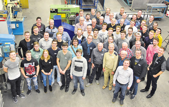 Im letzten Jahr trafen sich über 50 ehemalige und aktuelle Lehrlinge zu einem Treffen bei der Firma Haslimann in Gunzwil. (Bild: zVg.)
