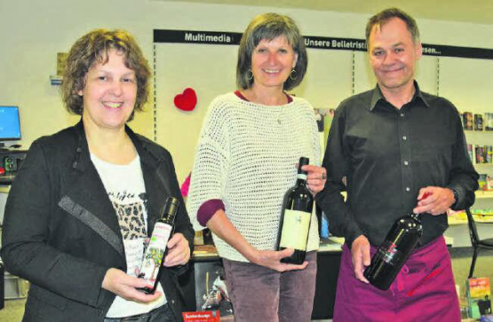 Sie sorgen für ein spezielles Ambiente bei aleph & tau: Eliane Meier, Elisabeth Müller und der Weinkenner Manfred Mauch (v.l.). (Bilder: st.)