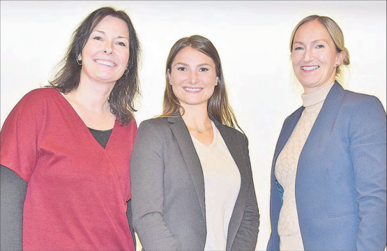 Zu dritt im Gemeinderat: Monika Hermann, Tess Bellmont, Rebecca Leiser. (Bild:zVg.)