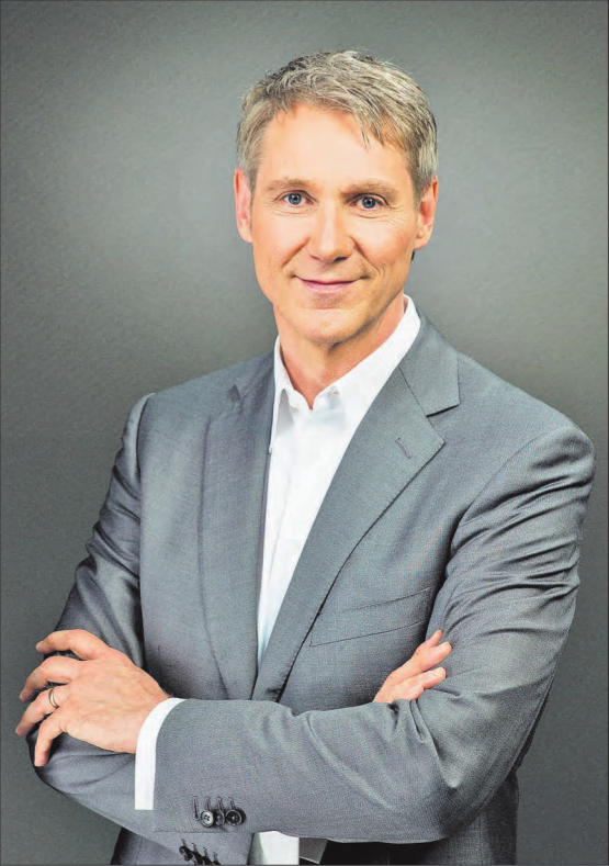 Franz Fischlin moderiert heute seine letzte Tagesschau: «Wie ich beim Abschied reagieren werde, weiss ich allerdings noch nicht. Vielleicht bleibe ich cool, vielleicht übermannt es mich.» (Bild: zVg.)