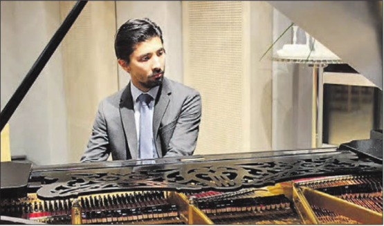 Ein begnadeter Künstler: Richard Octaviano Kogima spielt seit seinem sechsten Lebensjahr Klavier. (Bilder: zVg.)