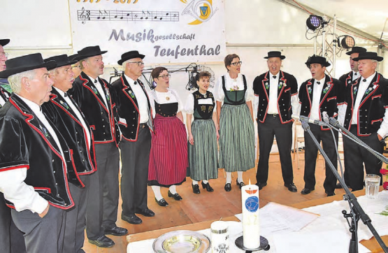 Feierliche Stimmung: Der Jodelclub Kölliken erfreute mit seinem Gesang im Gottesdienst. (Bild: P.Te.)