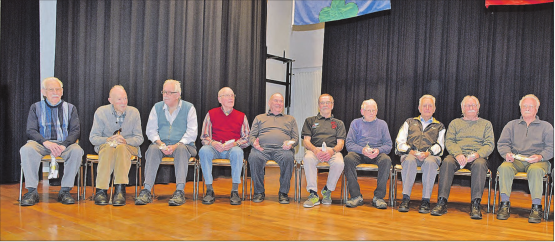 Die zehn ältesten anwesenden Turner (v. l.): Charles Weber, Hansruedi Schneeberger, Hans-Edi Meier, Luigi Martin, Kurt Märki, Karl Hirt, Christian Wüthrich, Peter Schär, Xaver Bürgi und Thomas Lanfranchi. (Bilder wr.)