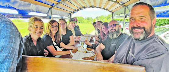 Moräneschränzer Zetzbu: Höhepunkte unter dem Jahr waren der gesellige Guggenausflug, von wo dieses Foto stammt und das tolle Probeweekend. (Bild: zVg.)