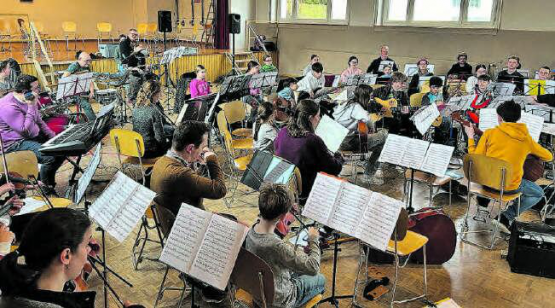 Das gemeinsame Musizieren im Zentrum: Am Samstag, 2. März, lädt die Musikschule Menziken zum Jubiläumskonzert ein. (Bild: zVg.)