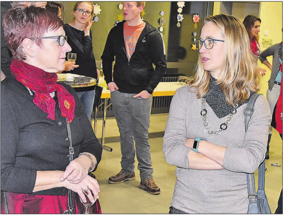 Hielt eine spannende Neujahrsansprache zum Thema «Veränderungen»: Die Holziker Gemeinderätin Jacqueline Gloor (re). (Bild: aw.)