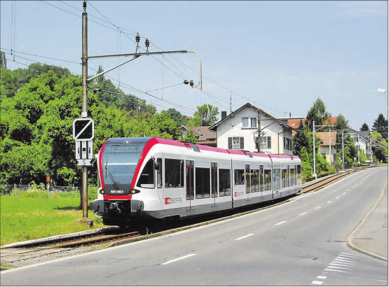 Die Seetalbahn hat bald freie Fahrt: Die Sanierungsarbeiten auf der Strecke zwischen Lenzburg und Luzern können mit dem beantragten Kredit bald abgeschlossen werden. (Bild: zVg.)