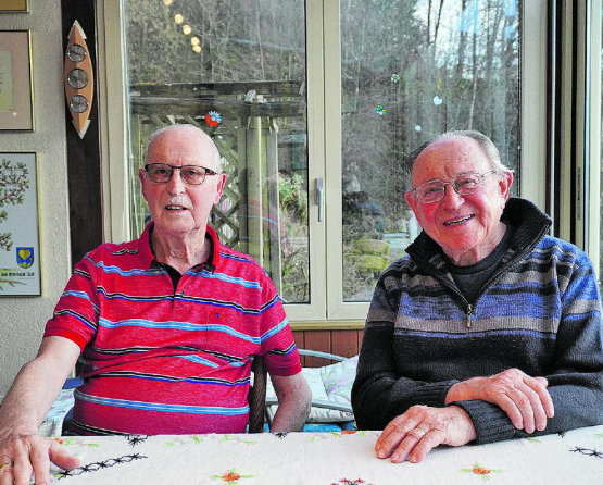 Max Haller und Fritz Burkhard freuen sich, neue Geschichten über Oberkulm erzählen zu können. (Bild: mek)